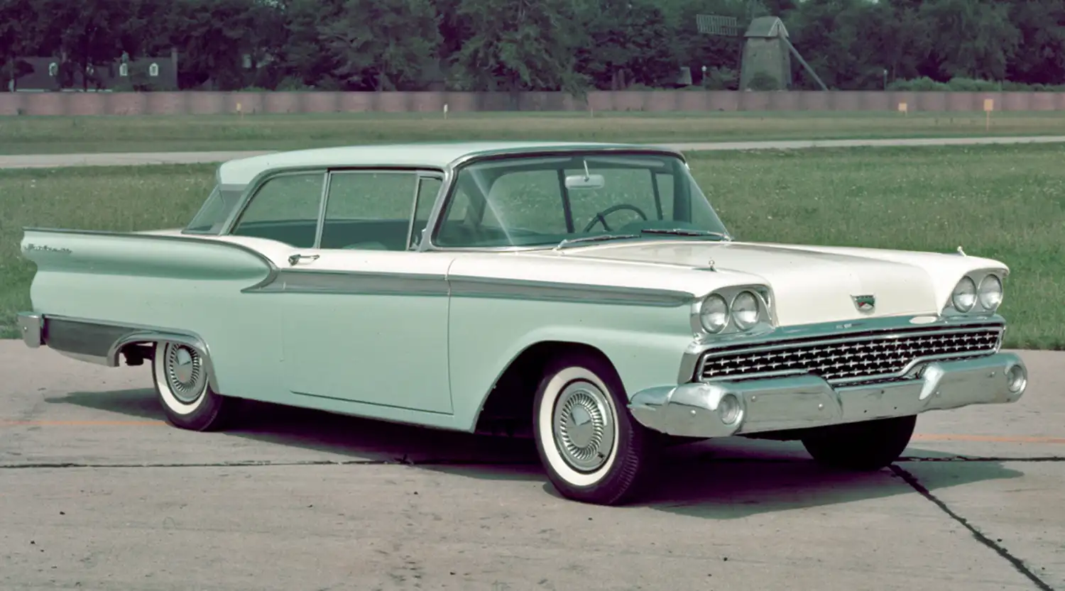 Ford’s Fifties Flashback: The ’59 Fairlane 500 Club Sedan