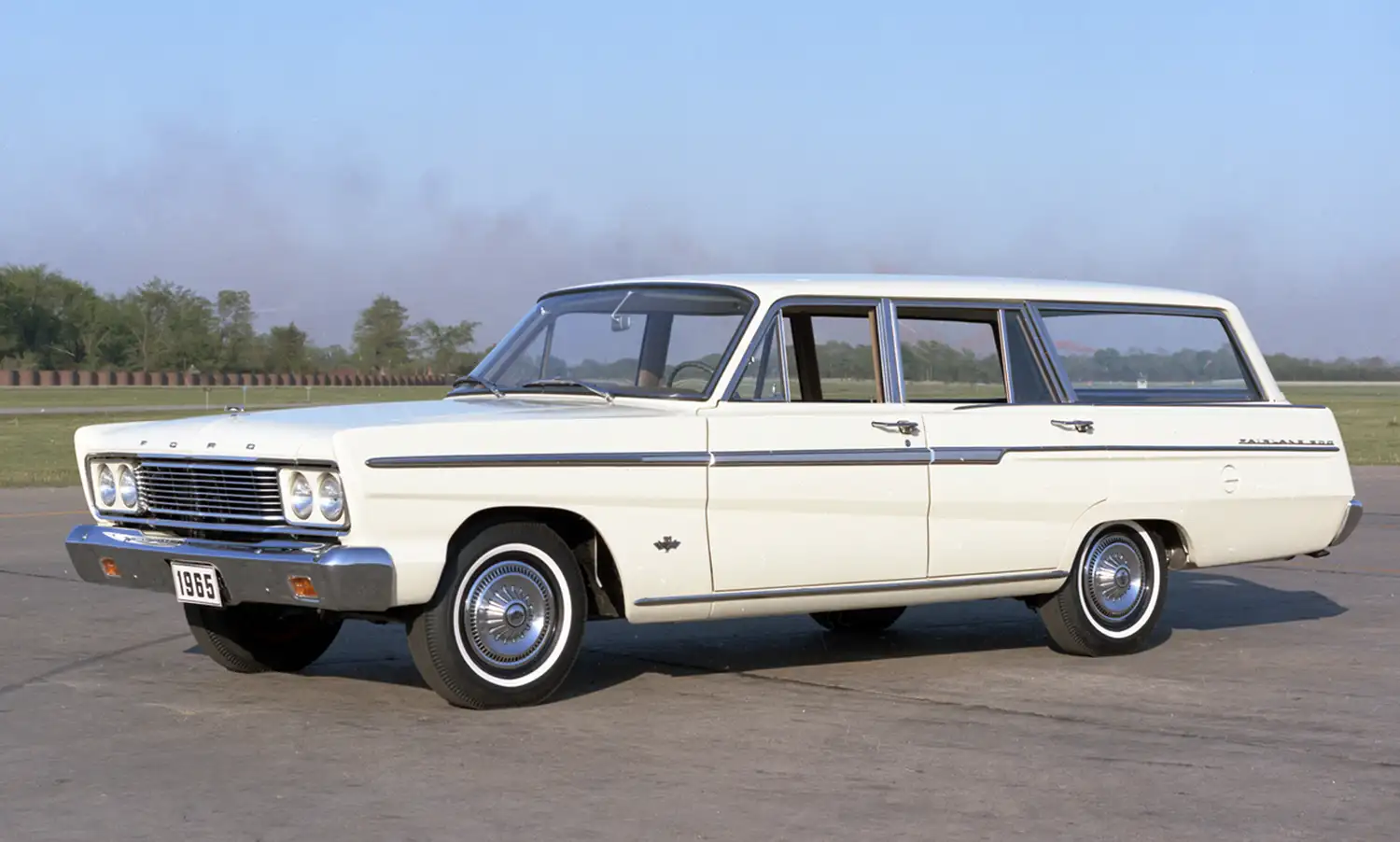 1965 Ford Fairlane 500 Custom Ranch Wagon: A Classic Family Cruiser with Timeless Appeal