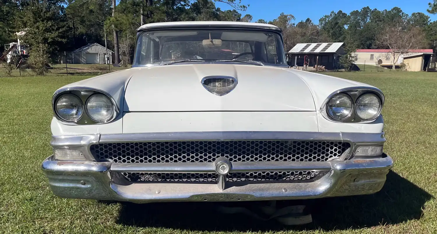 Skyline Sensation: A 1958 Ford Fairlane 500 Skyliner