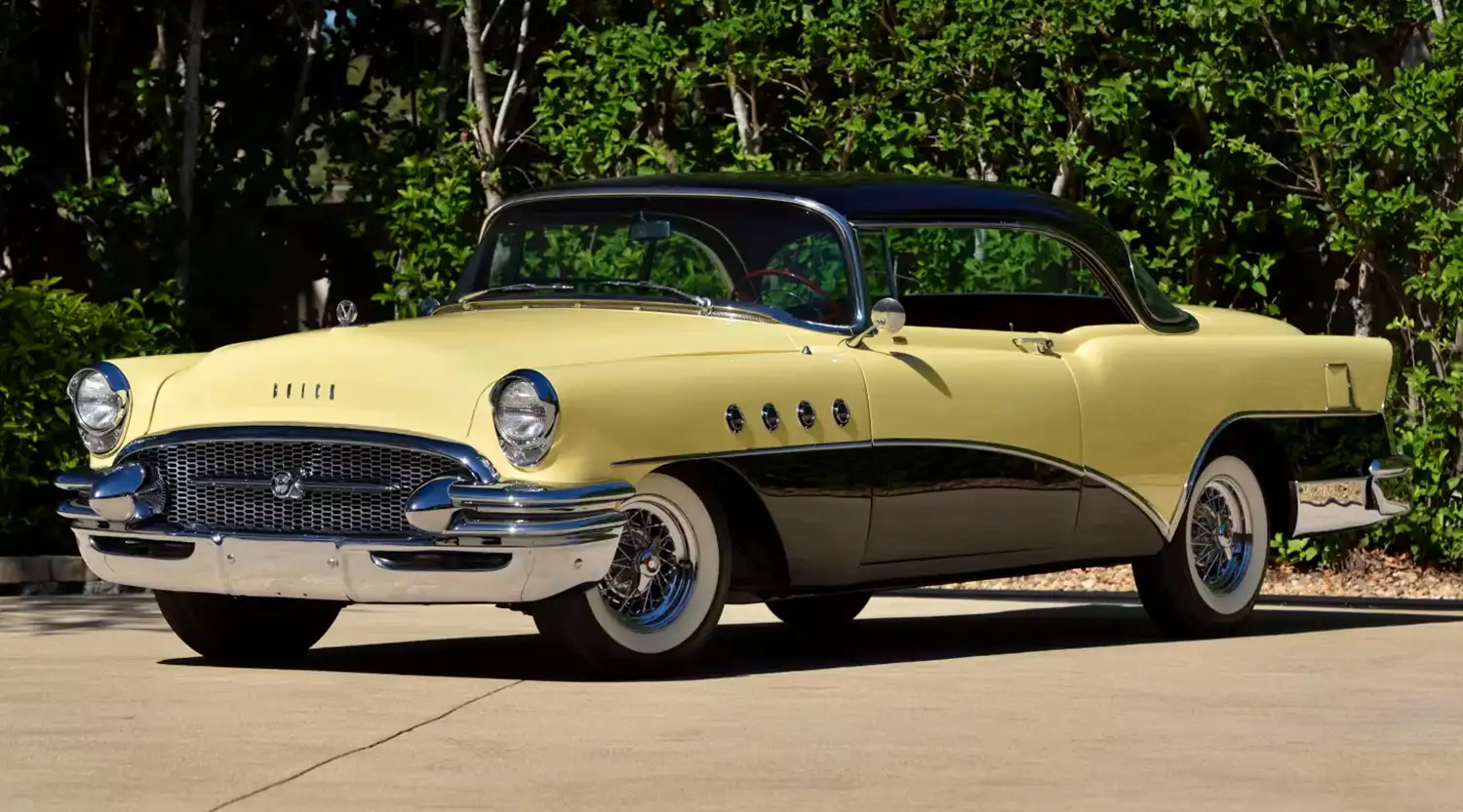 A Golden Era Beauty: The 1955 Buick Roadmaster Hardtop