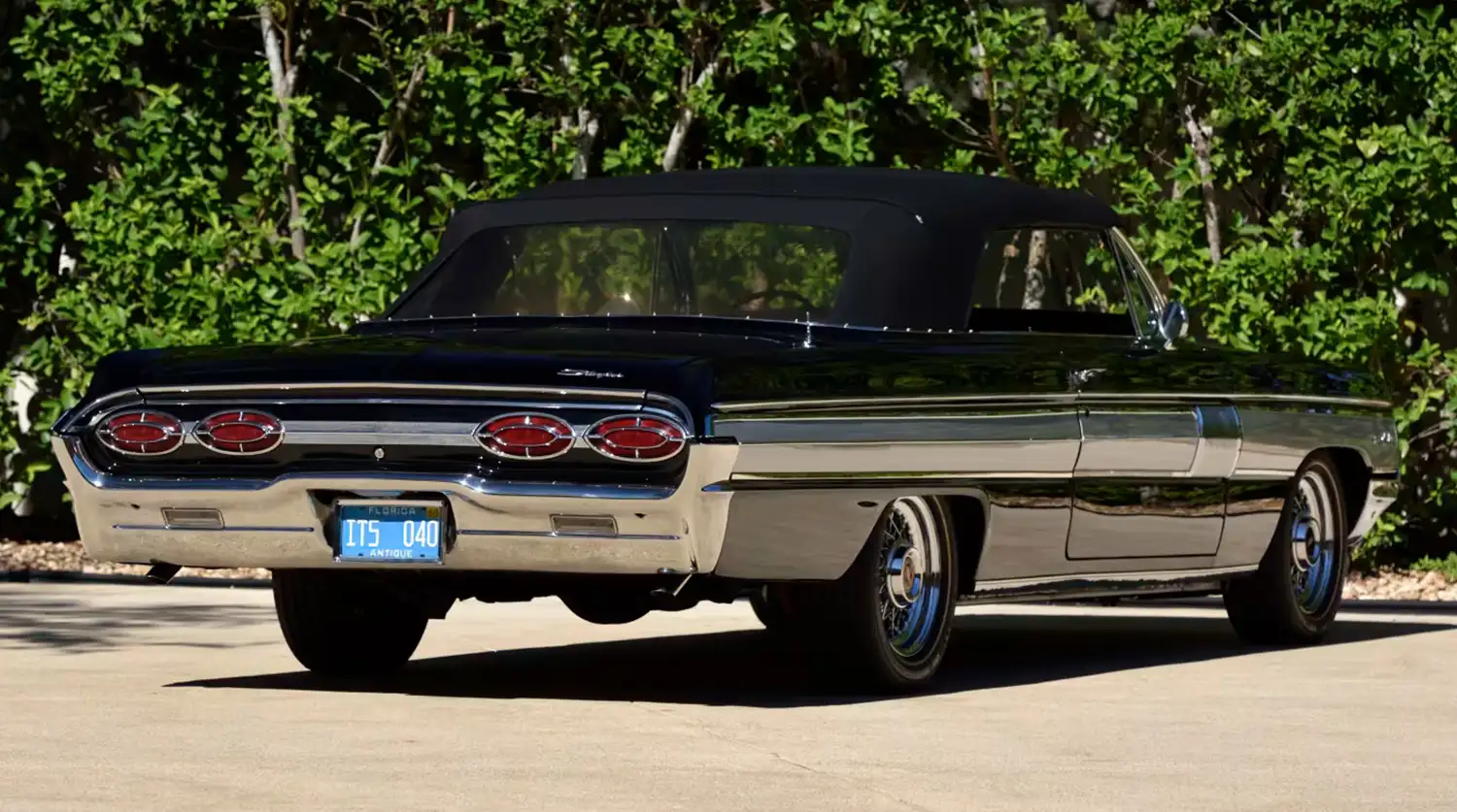 A Slice of American Automotive History: 1960 Oldsmobile Starfire