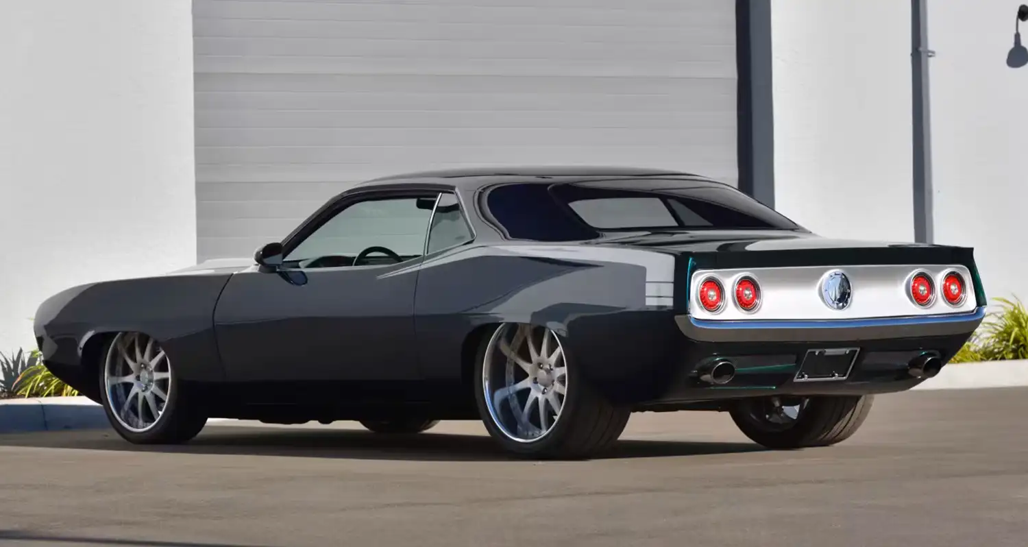 800 Horsepower Hemi: The 1972 Plymouth Cuda Reborn