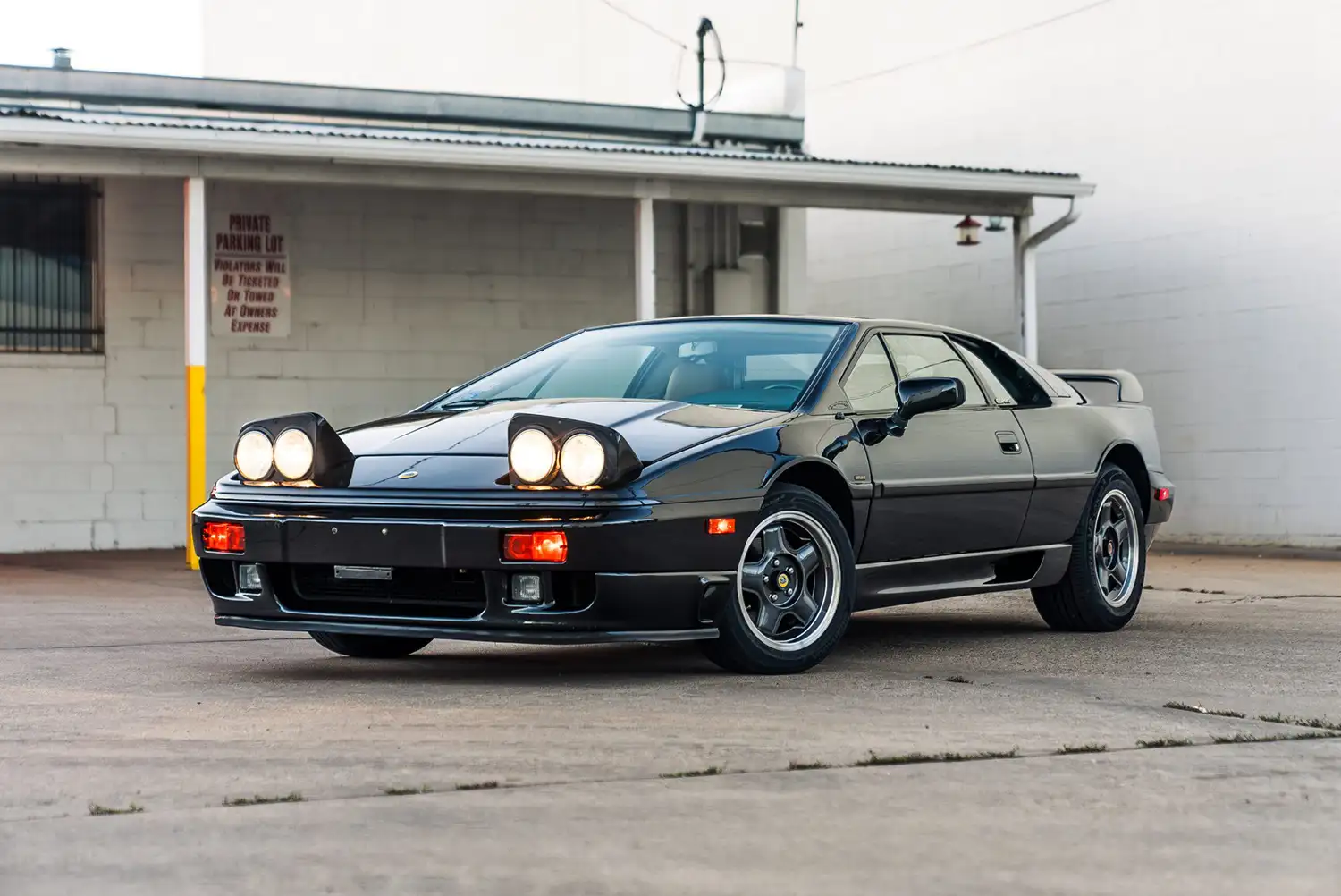 1993.5 Lotus Esprit SE: A Sleek, Powerful Classic