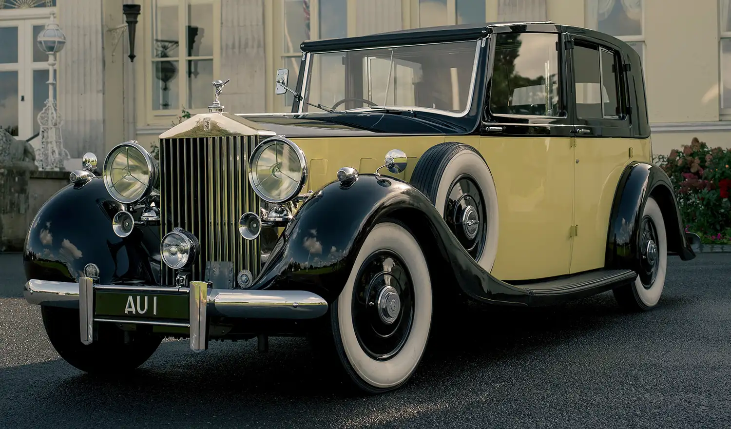 The Rolls-Royce Phantom III Sedanca de Ville: A Masterpiece of Automotive Art