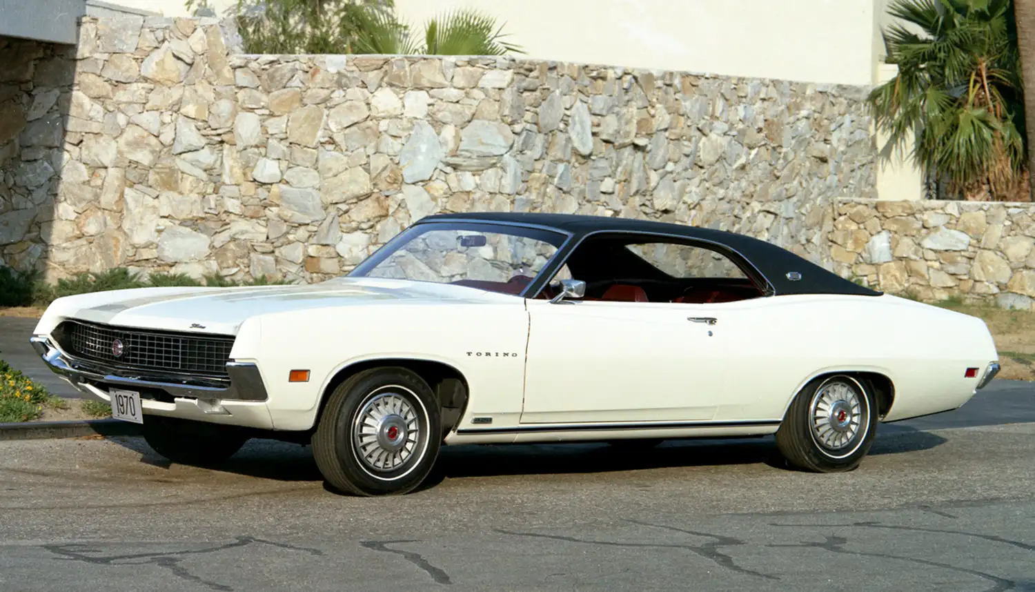 A Glimpse into Luxury: The 1970 Ford Torino Brougham