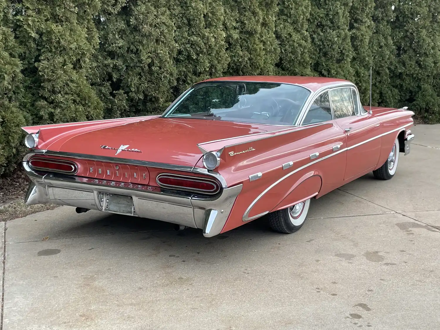 Pink Paradise: 1959 Pontiac Bonneville