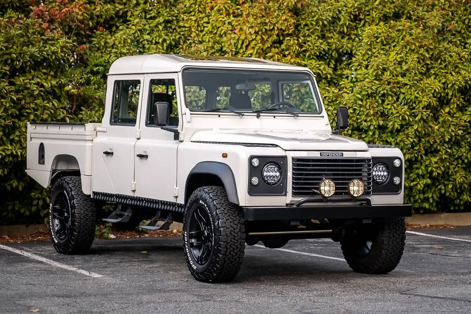 The “White Rhino” – A Resurrected Defender 130