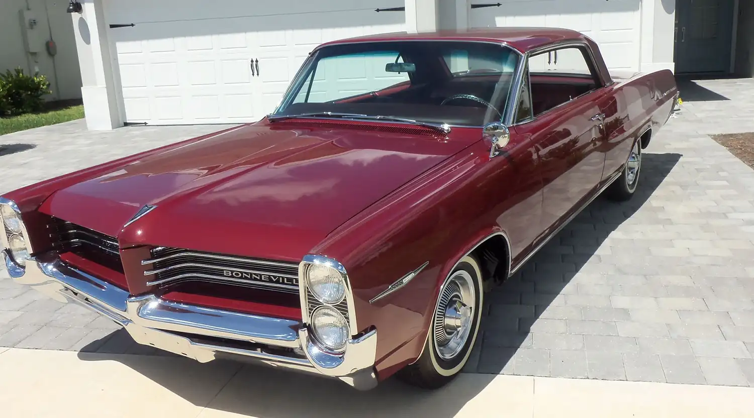 1964 Pontiac Bonneville: Marimba Red Majesty