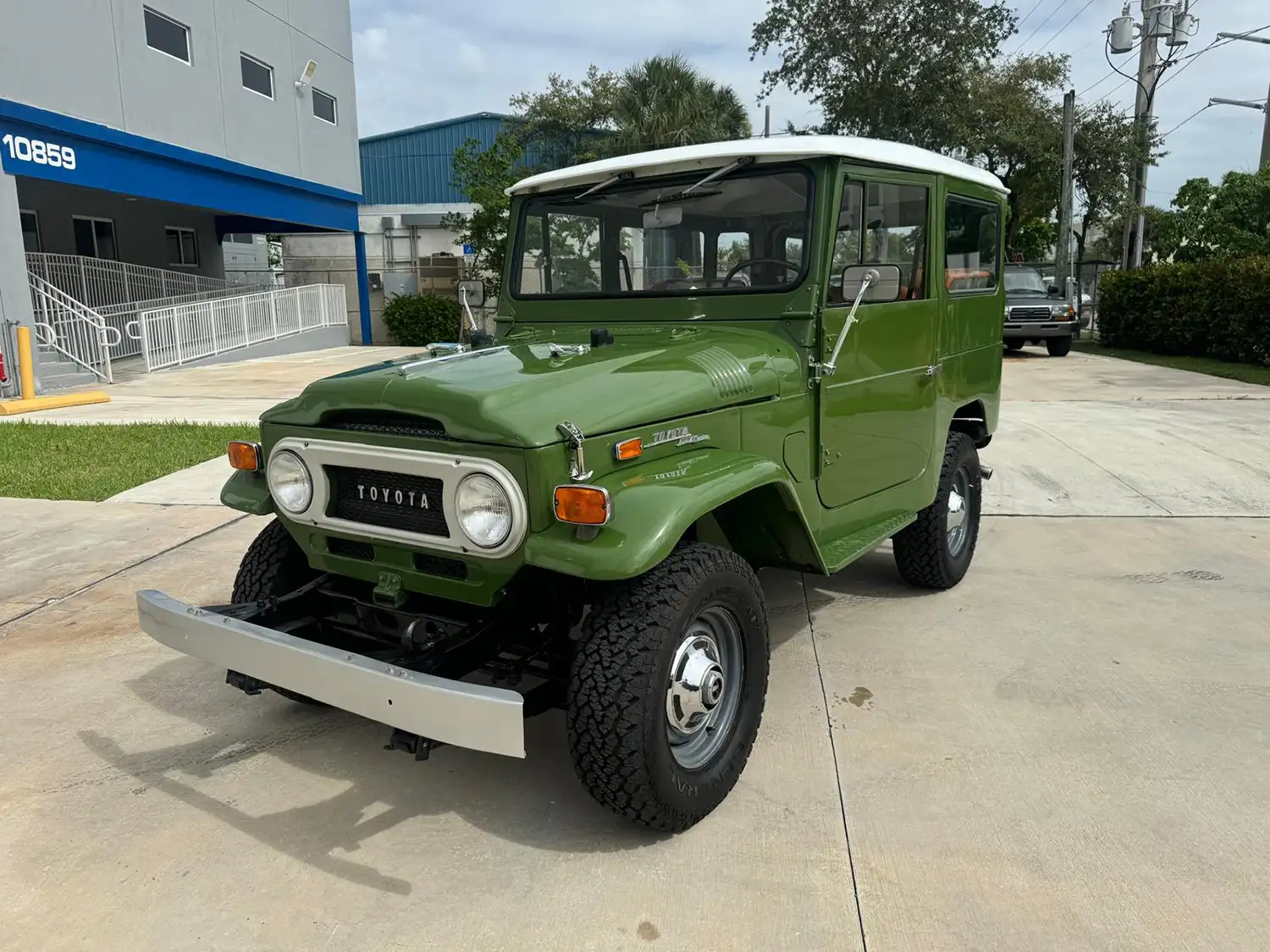 1970 Toyota Land Cruiser FJ40: A Timeless Off-Road Legend