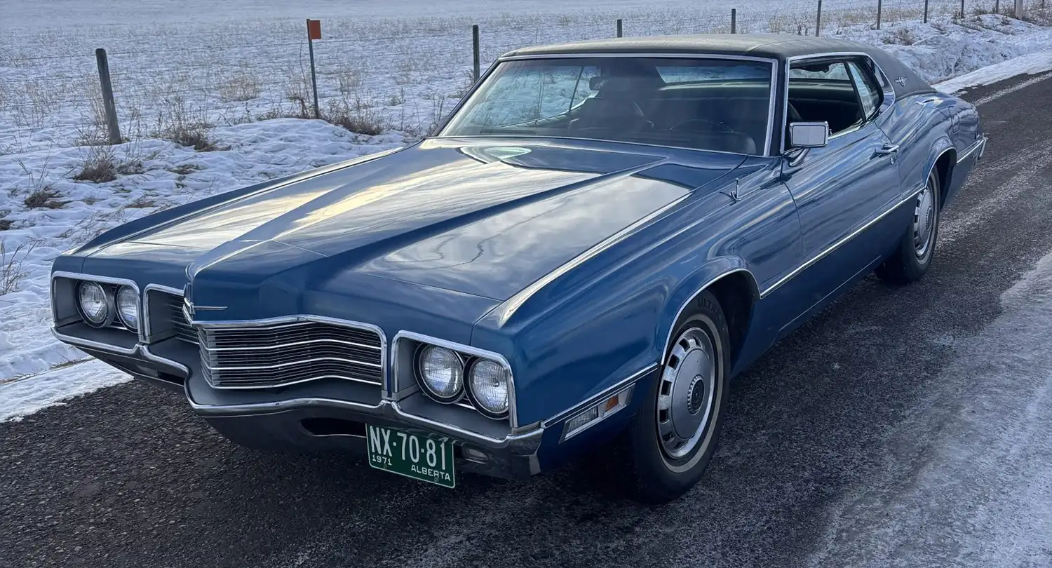 1971 Ford Thunderbird: Deep Blue Beauty