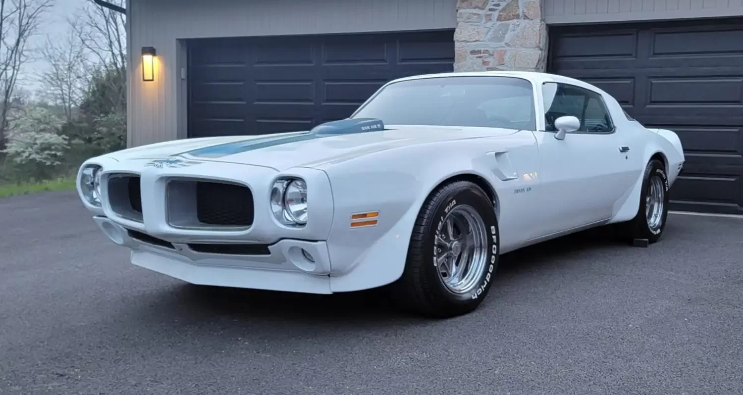 Restomodded 1975 Pontiac Firebird Trans Am: A Classic Reborn