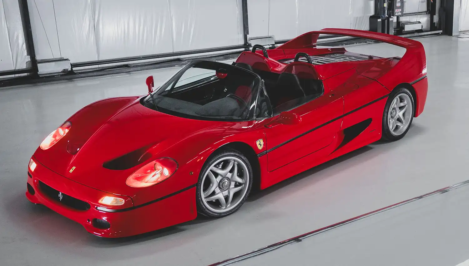 A Symphony of Speed and Sculpture: The 1996 Ferrari F50