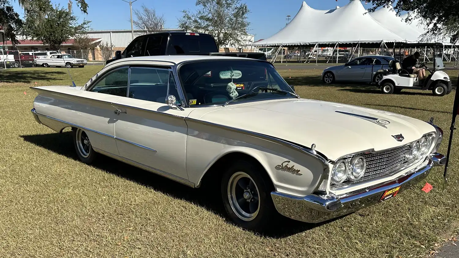 A Show-Stopping 1960 Ford Galaxie Starliner: Restored and Ready to Drive