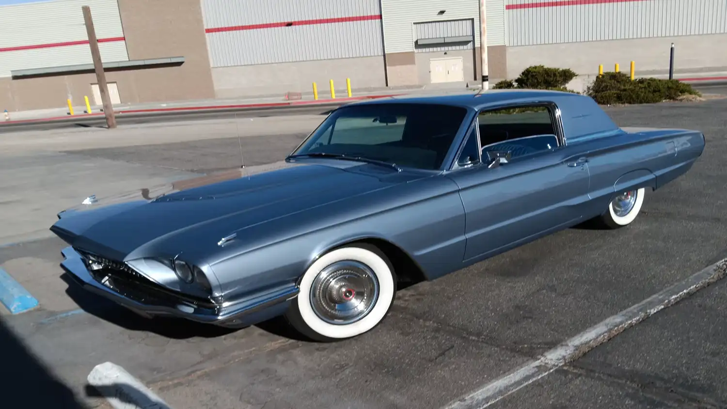 1966 Ford Thunderbird: A Glimpse of Grandeur