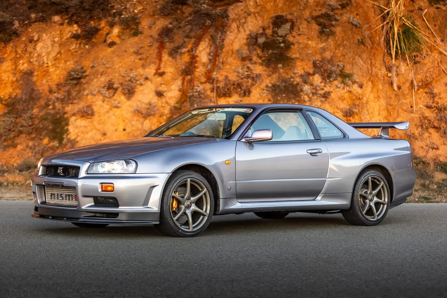 1999 Nissan Skyline GT-R V-Spec: A Masterpiece of Japanese Engineering