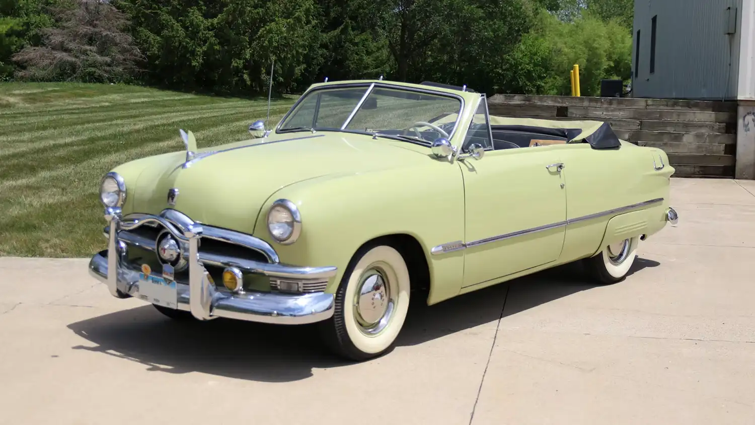 1950 Ford Custom Deluxe: Open Road Freedom