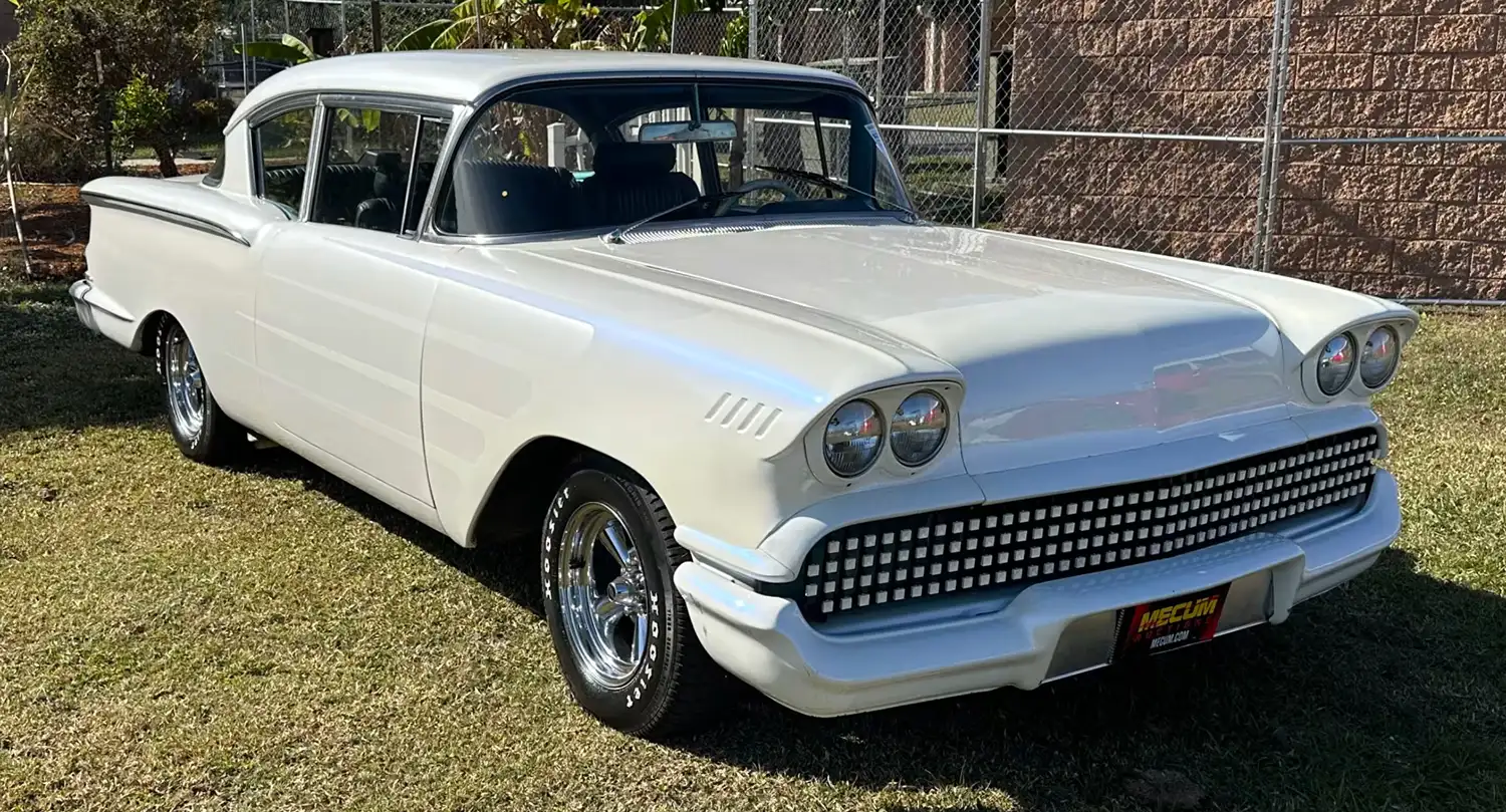 Pearl White Beauty: 1958 Chevrolet Biscayne