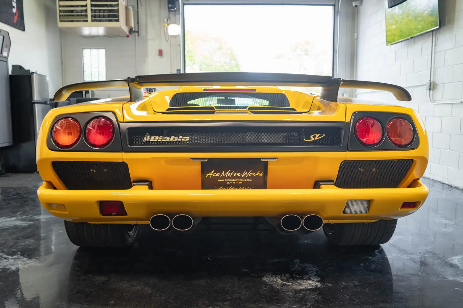 Giallo Super Fly: A 1998 Lamborghini Diablo SV Ready to Roar