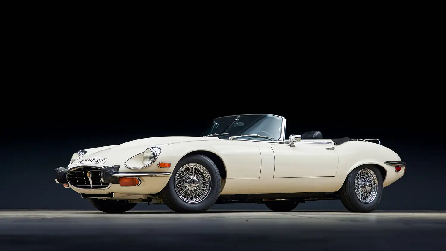 Experience the Thrill: 1973 Jaguar E-Type Series III Roadster V12