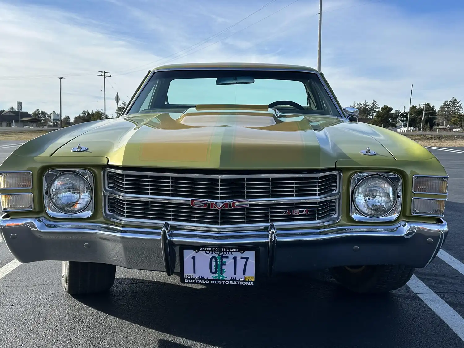 Emerald Muscle: A ’71 GMC Sprint’s 454 Rebirth