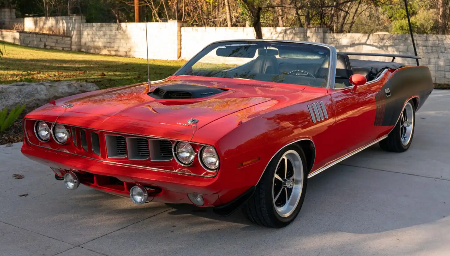 Hemi Power: A 1971 Plymouth Barracuda Convertible Restomod