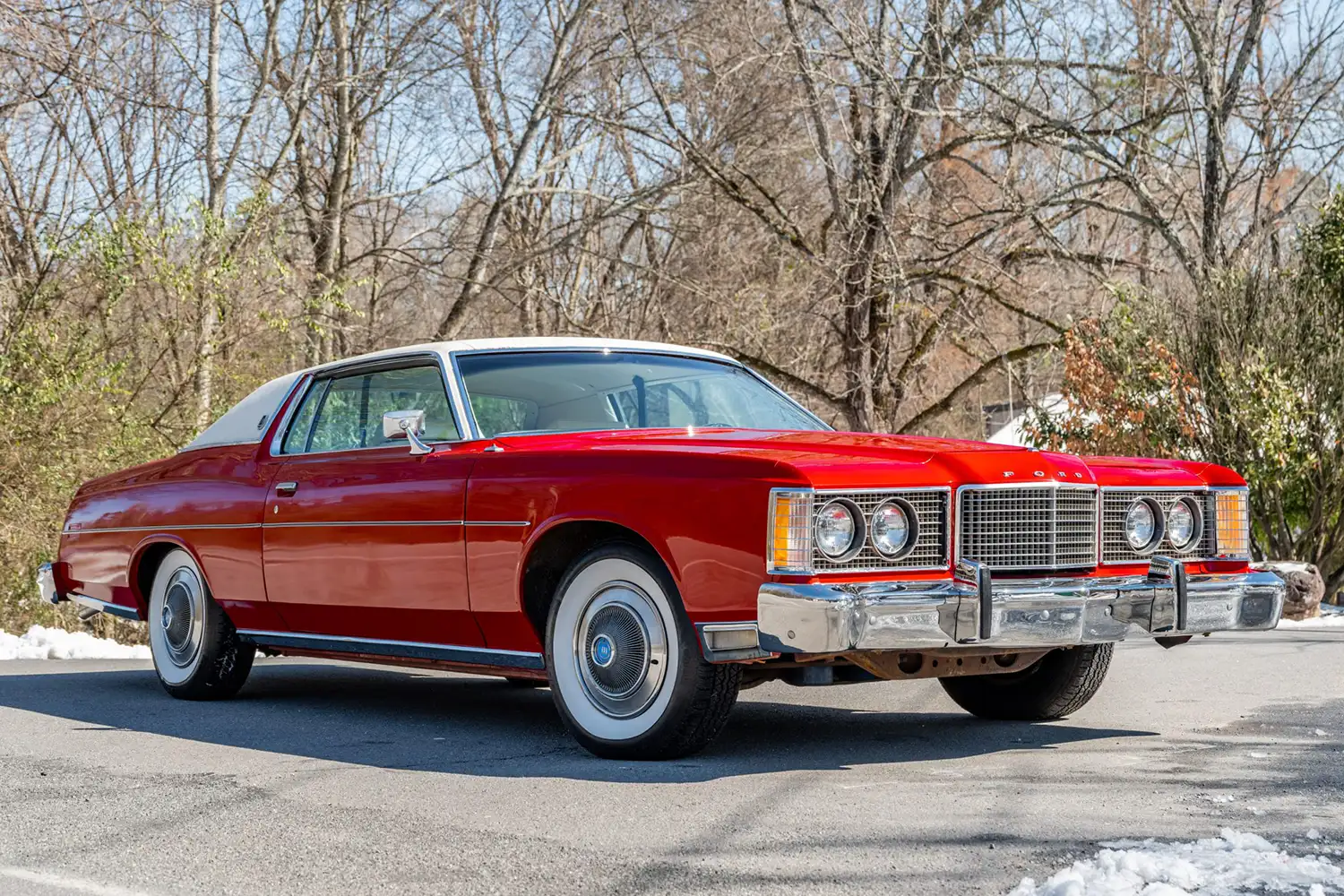 Boulevard Comfort: A 1974 Ford LTD Coupe’s Plush Cruising Experience