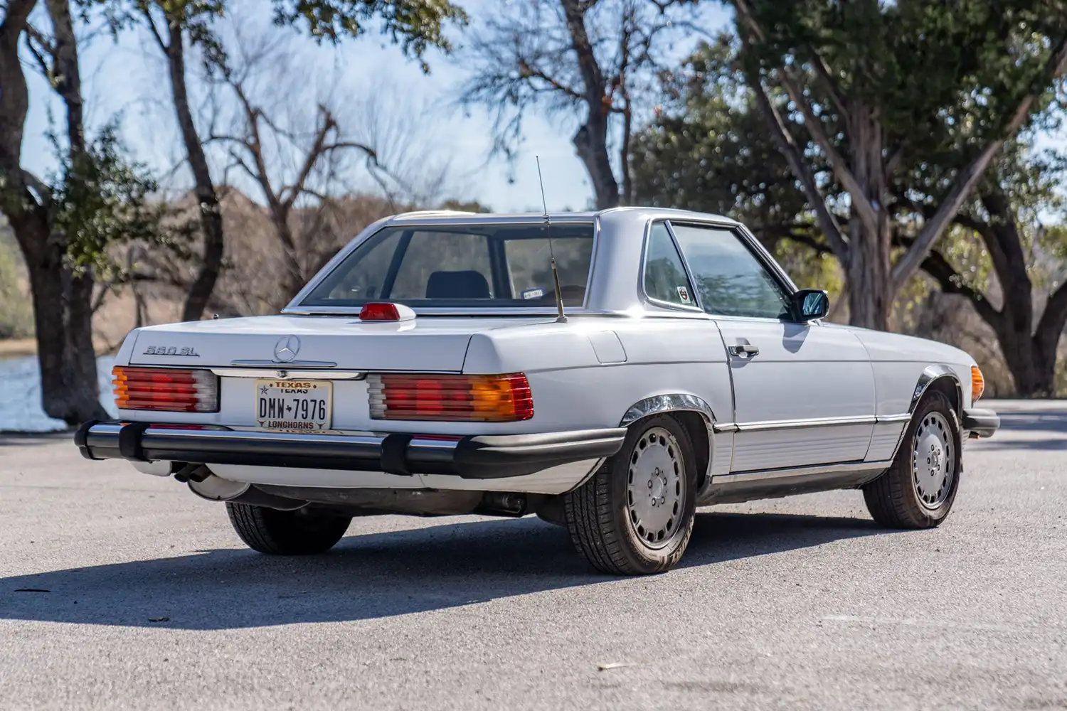 1987 Mercedes-Benz 560SL: Arctic White Beauty