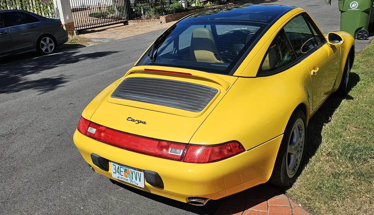 Low-Mileage 993 Targa: A Classic Porsche in Pristine Condition