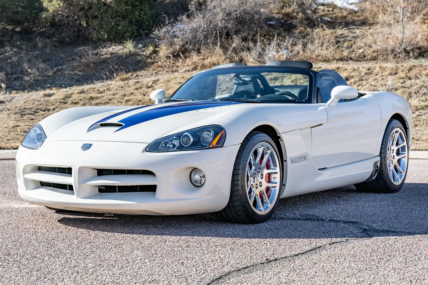 2005 Dodge Viper SRT-10 Roadster Commemorative Edition: A Rare and Striking Roadster