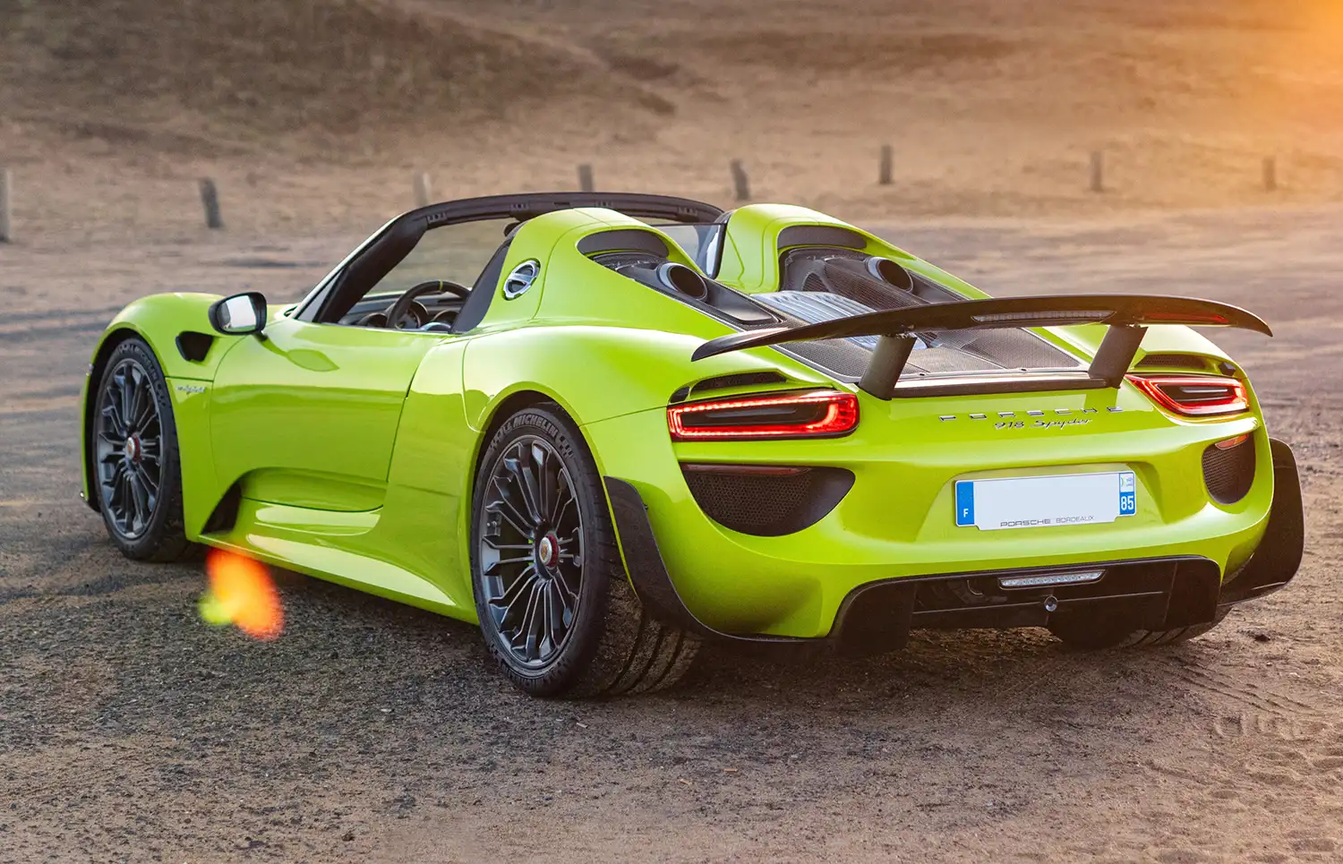 2015 Porsche 918 ‘Weissach’ Spyder: A Green Flash of Hypercar Excellence