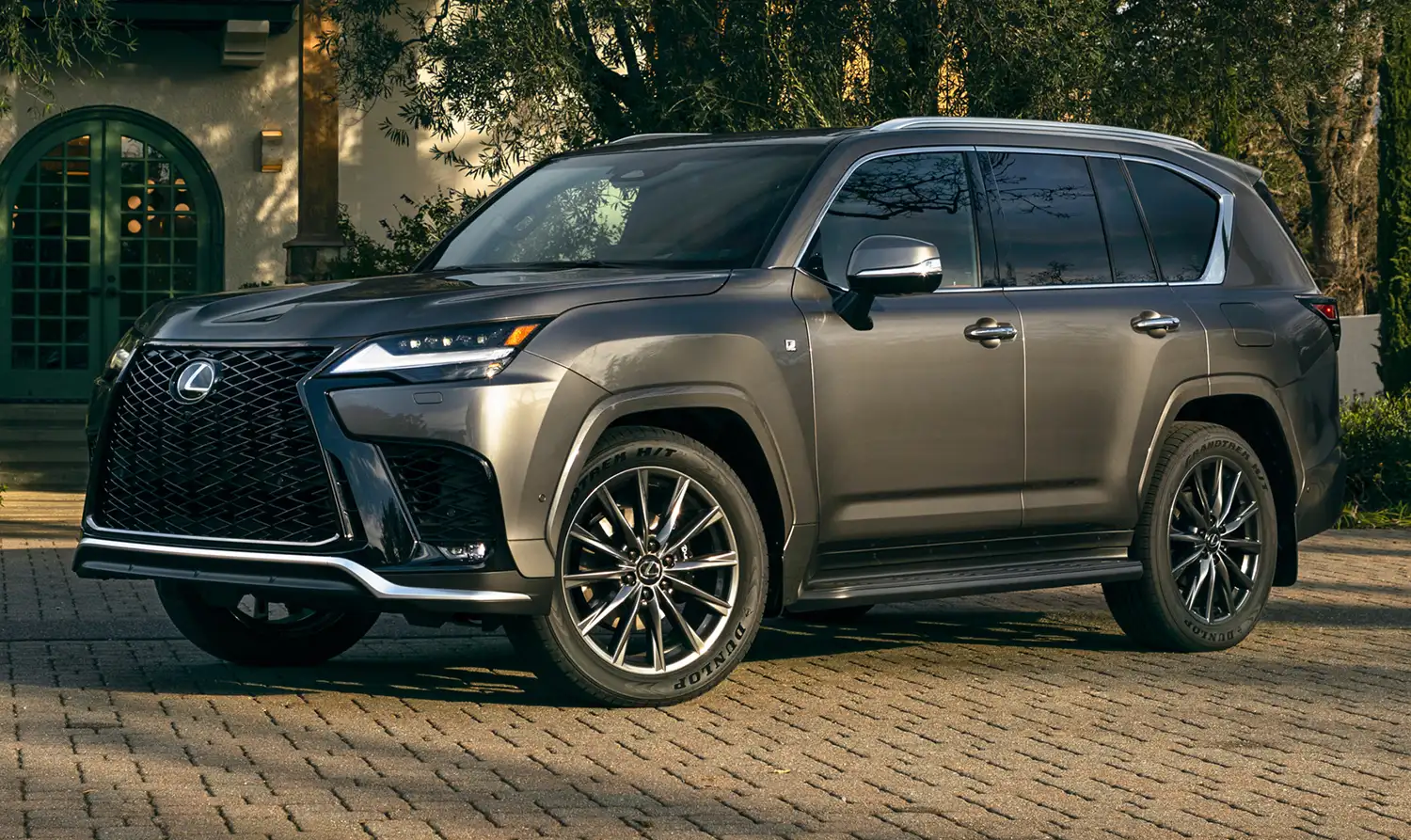 Lexus LX 700h (2025): Electrified Luxury and Uncompromising Capability