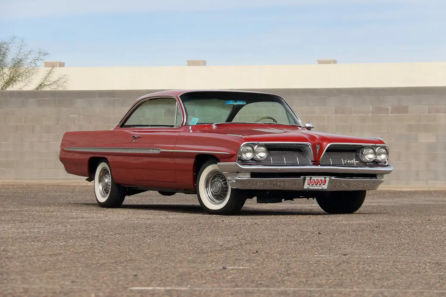 1961 Pontiac Ventura Bubble Top: Red Hot and Ready to Rumble – A Classic Beauty