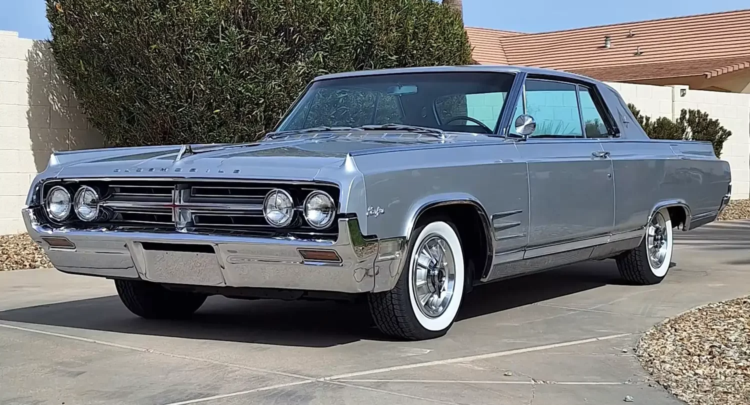 1964 Oldsmobile Starfire Hardtop: A Sheffield Mist Dream – Classic Luxury, Modern Refinement