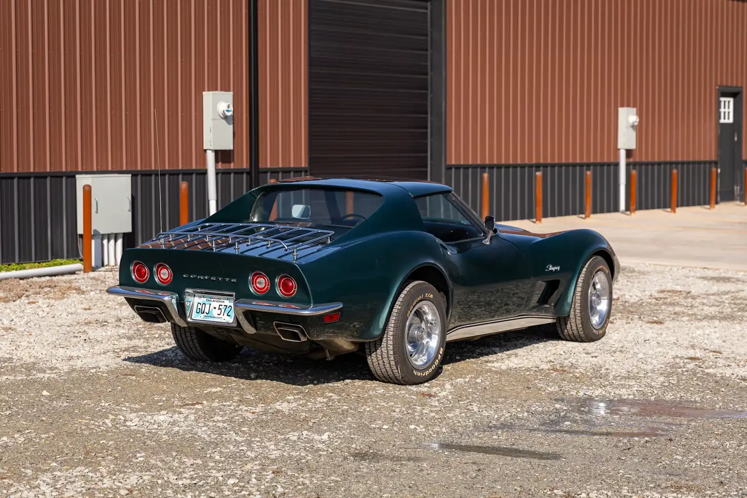 Azure Echoes: A 1973 Corvette’s Farewell to Chrome