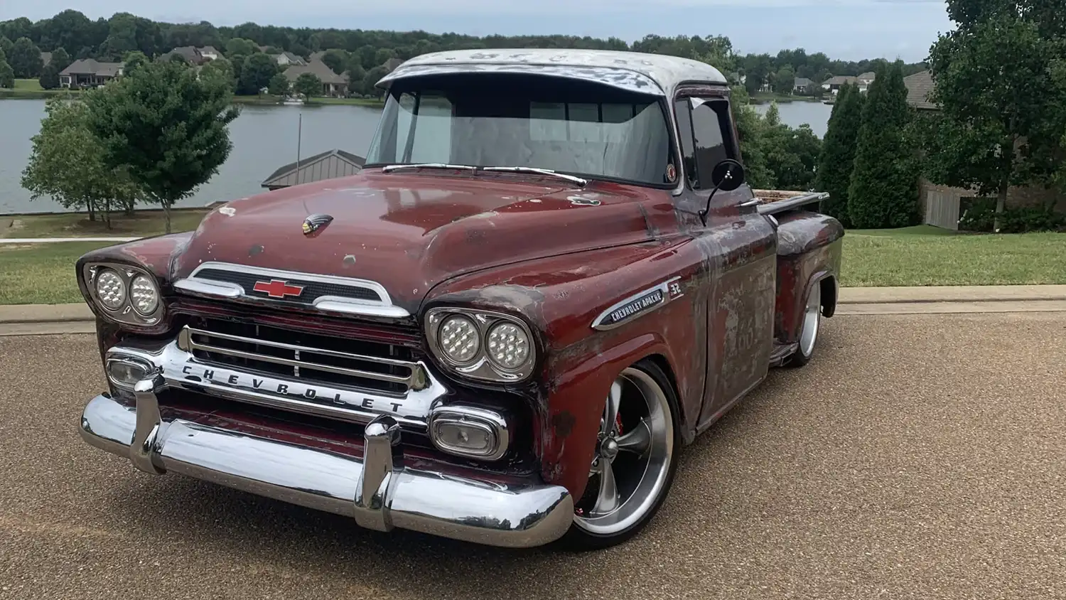 Route 66 Ready: A Stunning 1959 Chevrolet Apache Pickup