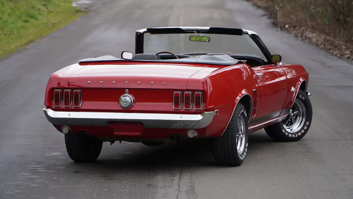 302 Smoothness: A 1969 Mustang’s Effortless Escape