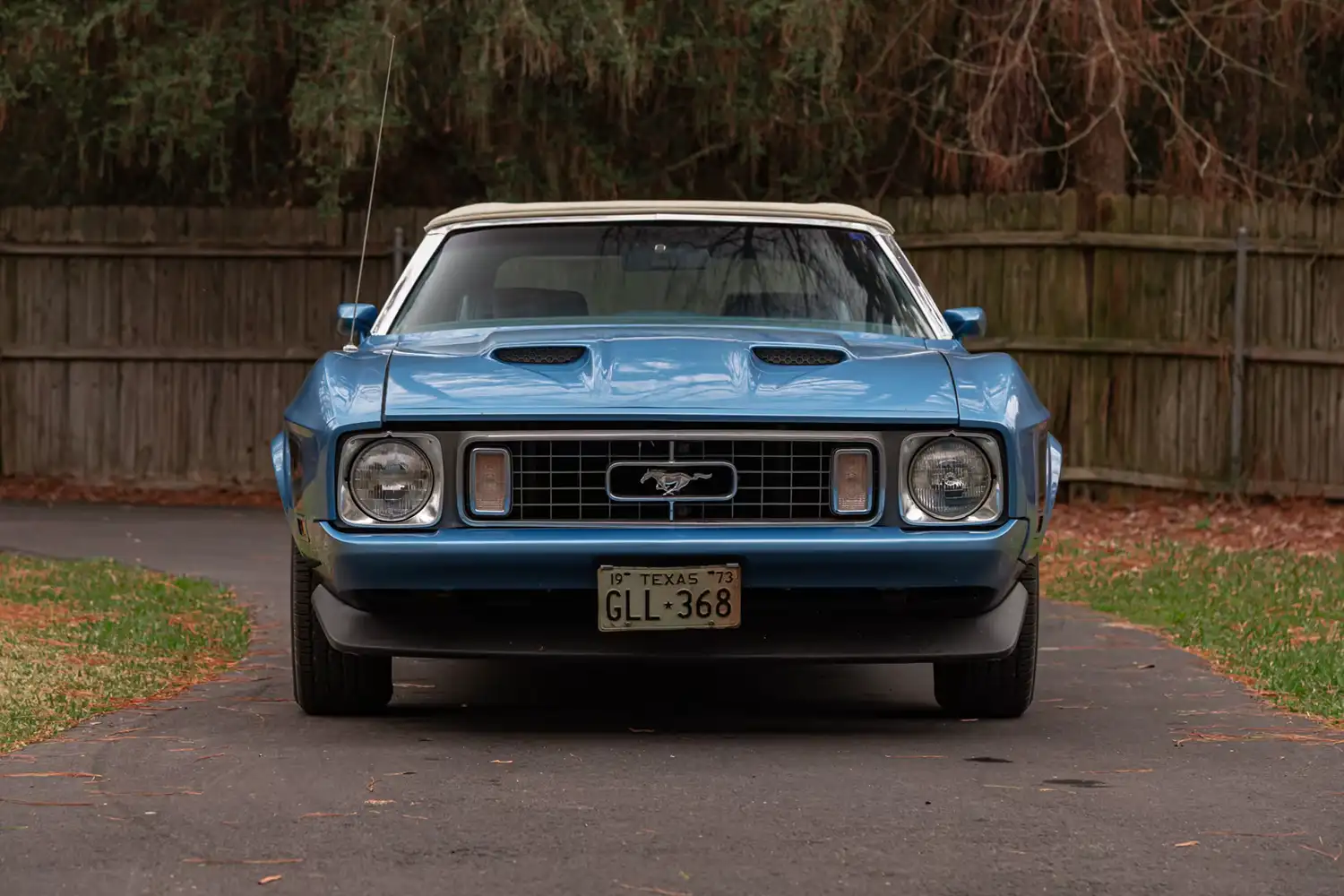 Open-Air Odyssey: A 1973 Ford Mustang Convertible’s Classic Cruising Spirit