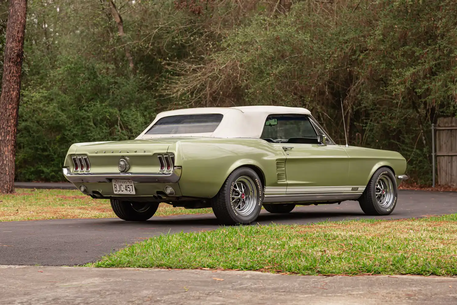 289 Smoothness: A 1967 Mustang’s Classic V8 Glide