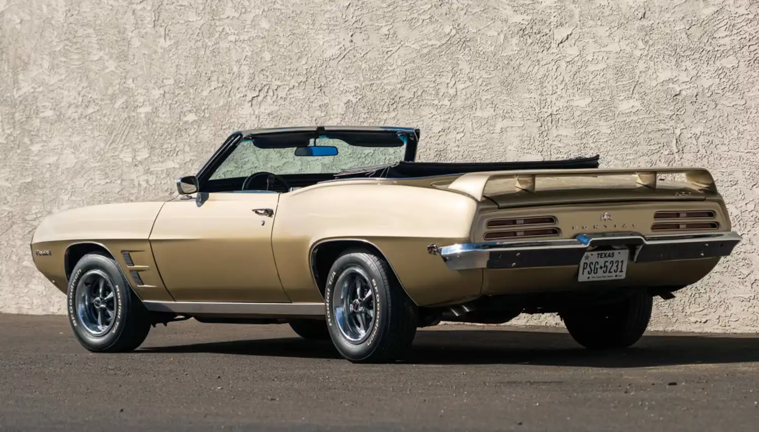 Performance Configuration: The 1969 Firebird’s Open-Top Thrill