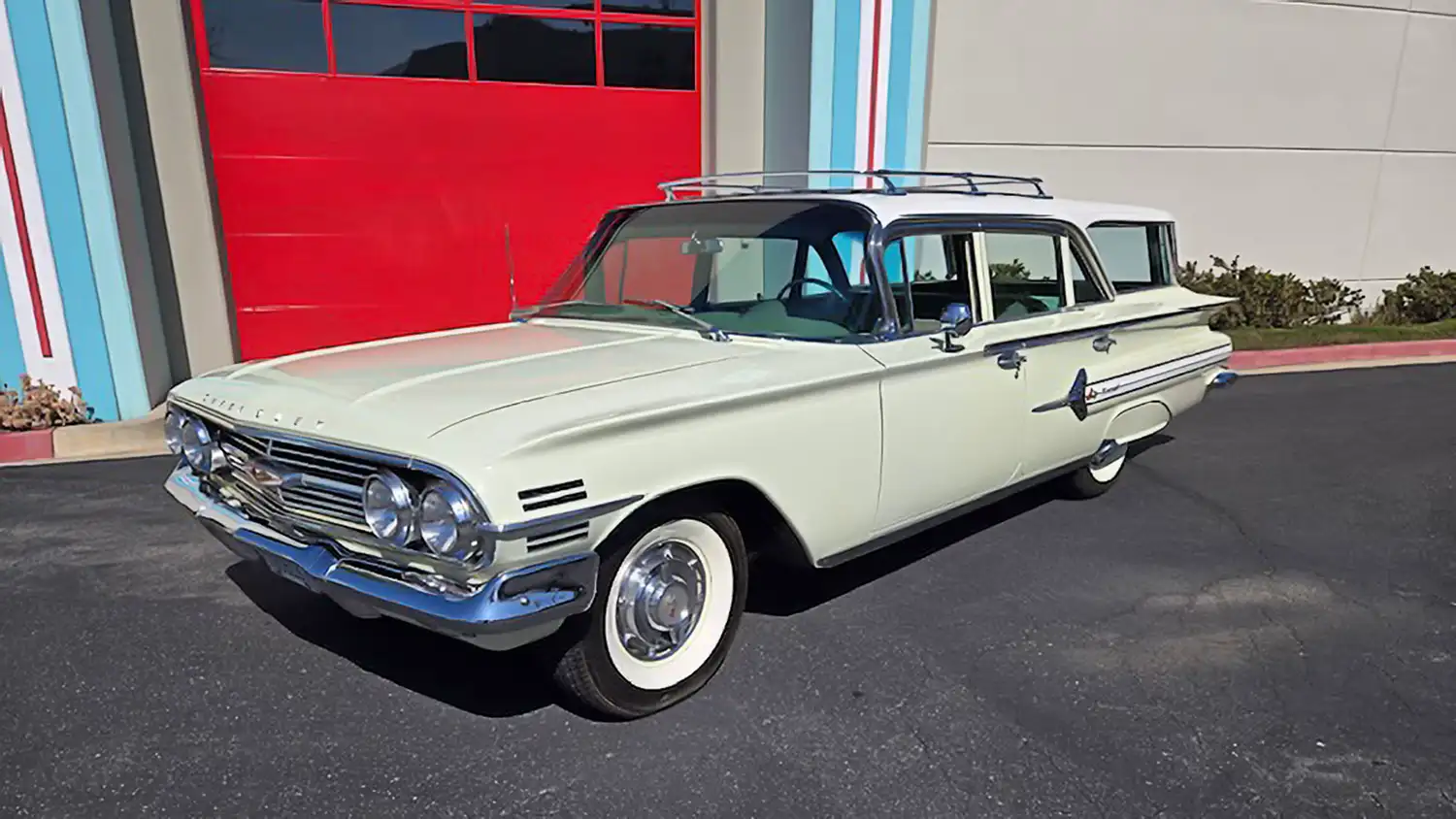 Cream Cruiser: A 1960 Chevrolet Nomad Wagon’s Vintage Voyage