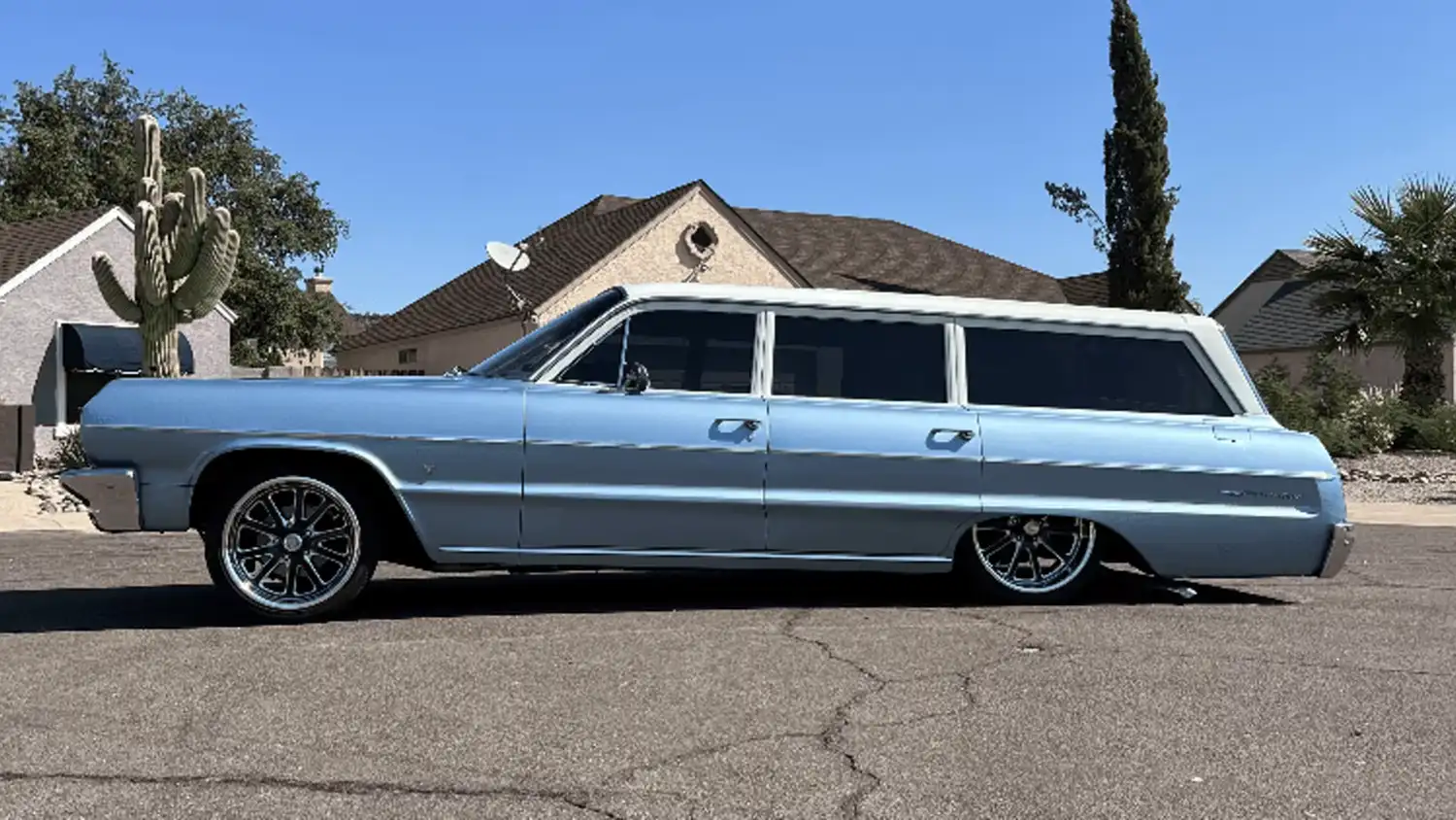 Azure Ace: A 1964 Chevrolet Bel Air Wagon’s Breezy Boulevardier