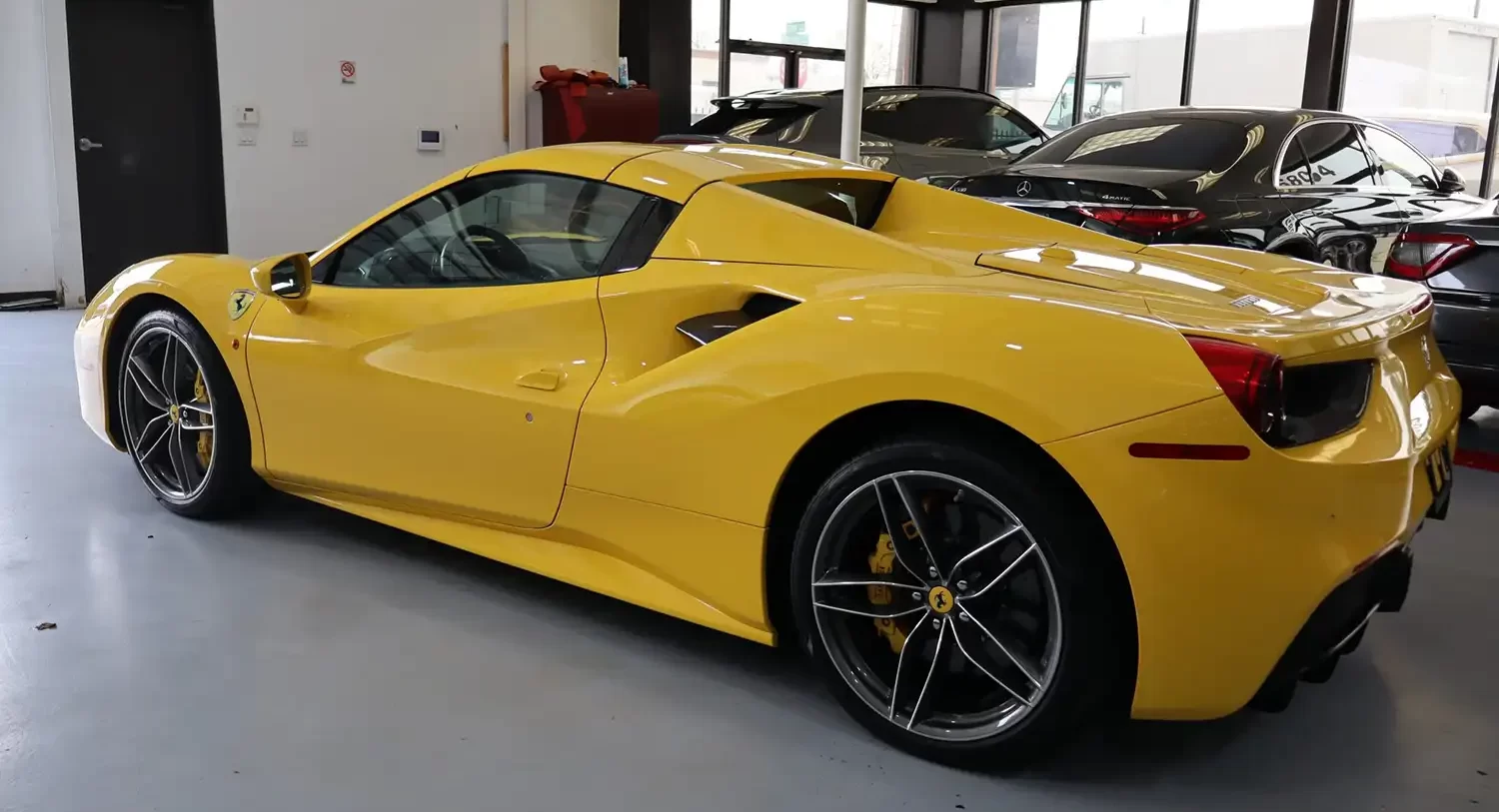 Giallo Modena Ferrari: A Stunning 488 Spider