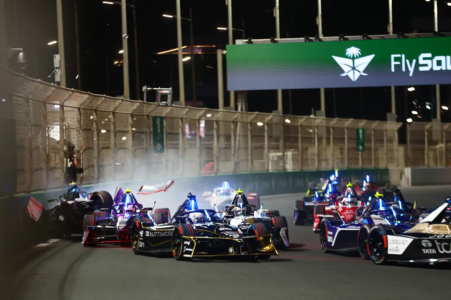 Formula E – Guenther Snags Dramatic Last-Corner Victory at Inaugural Jeddah E-Prix