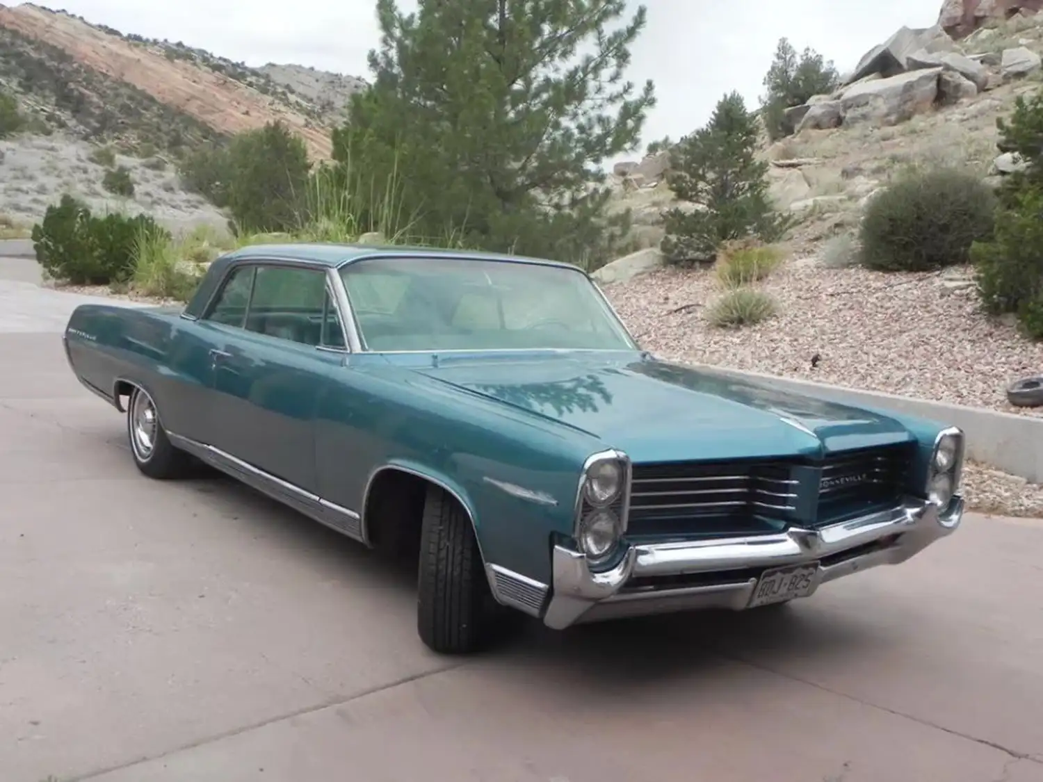 1964 Bonneville: A Colorado Classic in Aqua