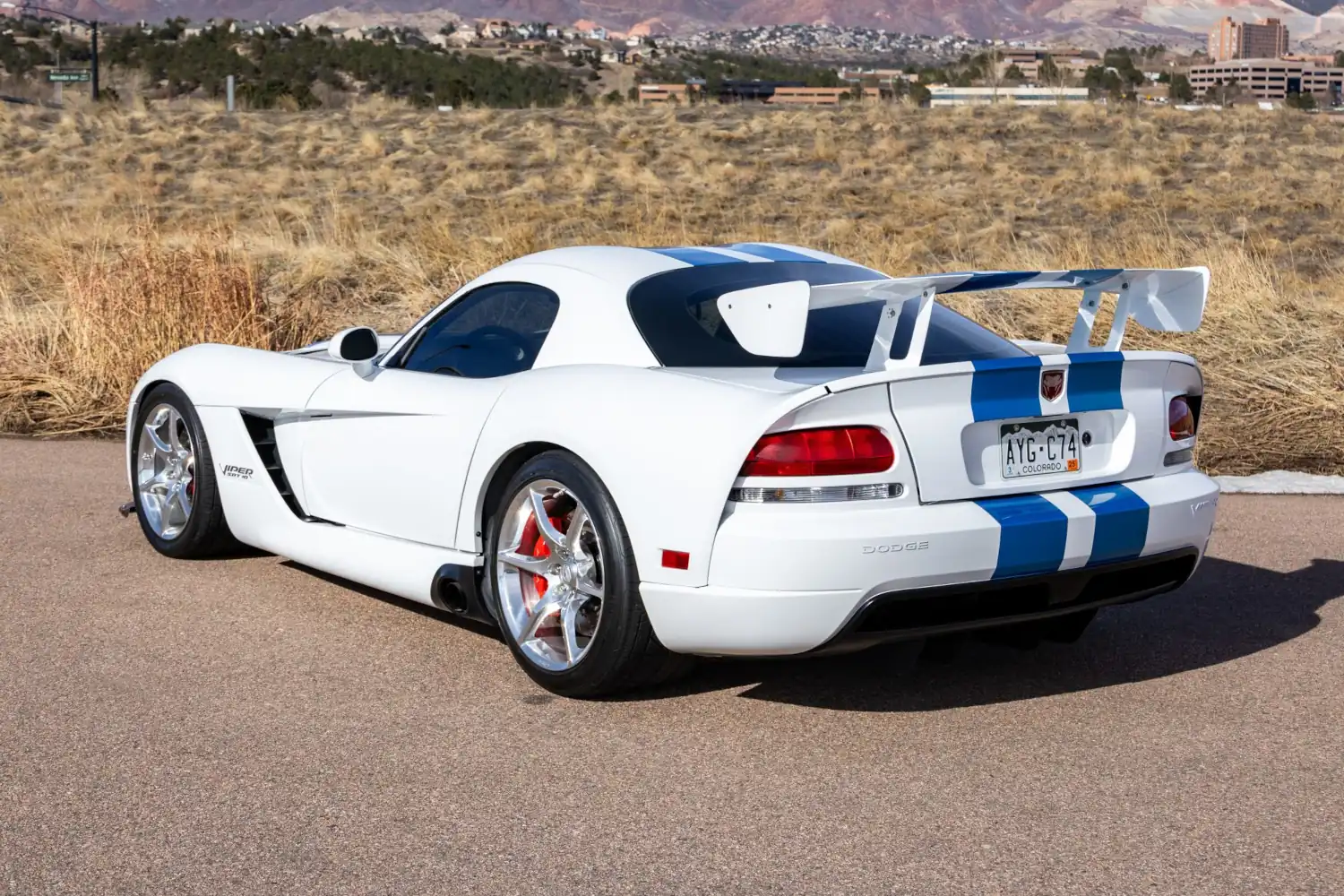 Modern Venom: 2009 Dodge Viper SRT-10 Coupe’s Modified Performance and Raw Power