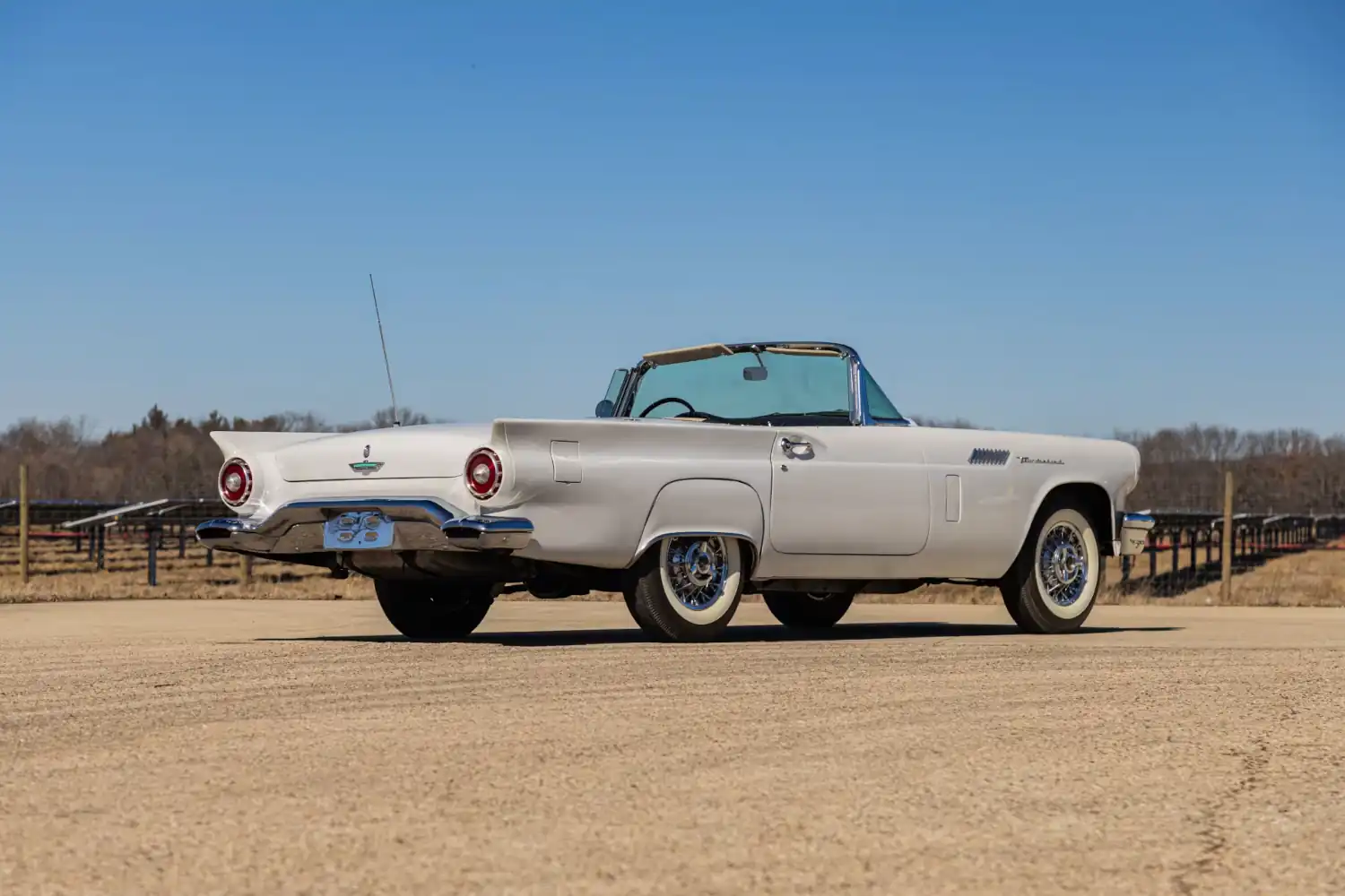 White Elegance: ’57 Thunderbird, 312 Drive, D-Code Beauty