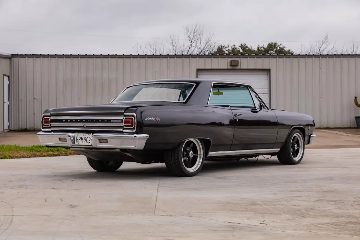 Blacktop Classic: 1965 Chevrolet Chevelle Malibu SS’s 350 V8 and Performance Upgrades