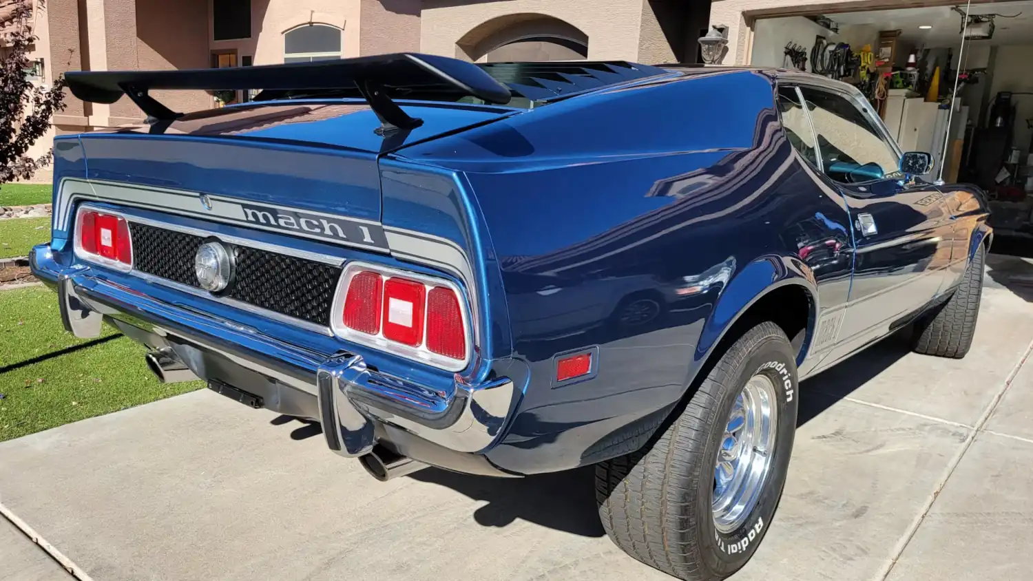 Mach 1 Muscle: 1973 Ford Mustang’s 351 V8 and Classic Fastback Style