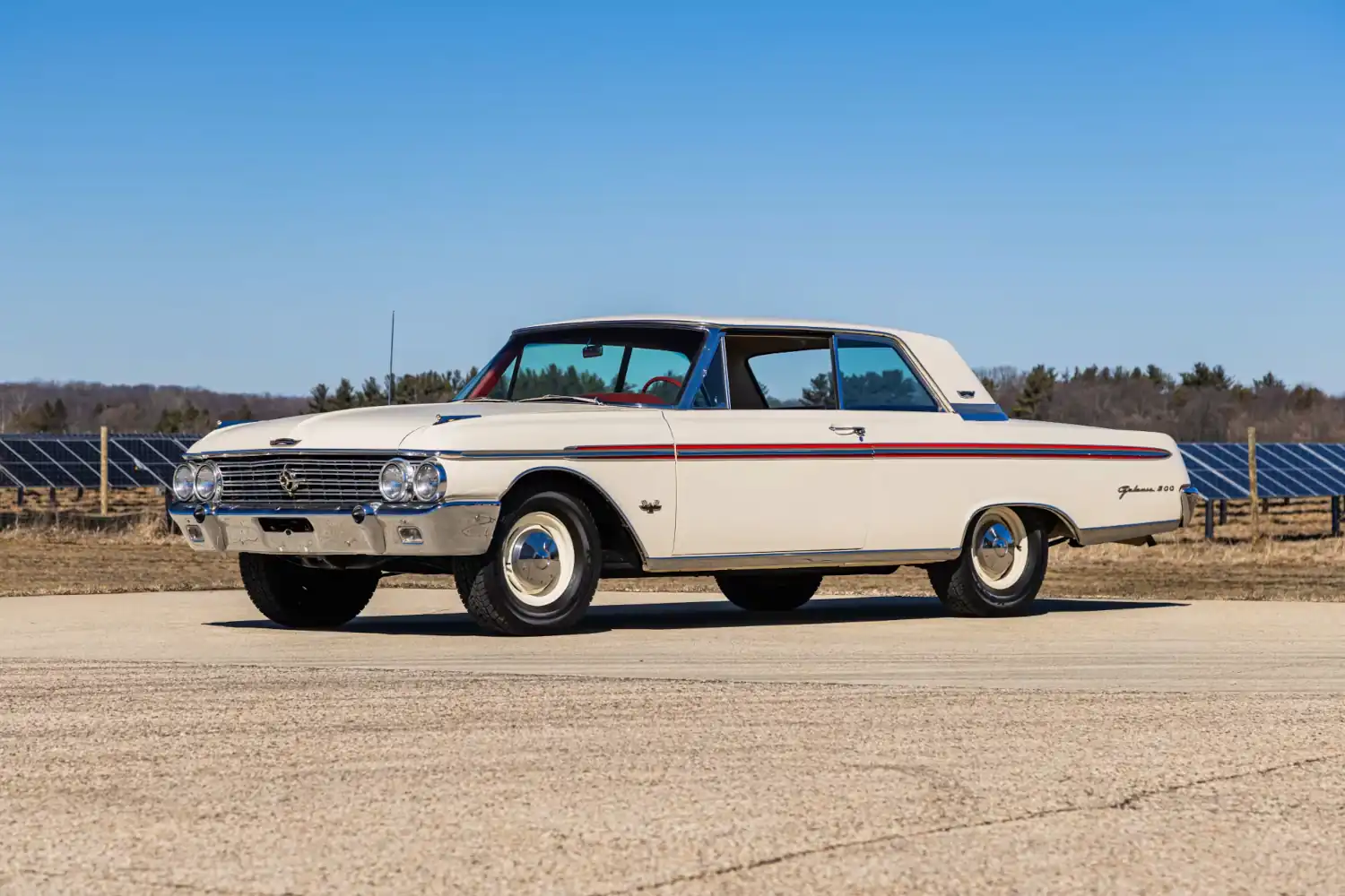 White Lightning: 1962 Ford Galaxie 500, 406 Tri-Power, 4-Speed Pure Muscle