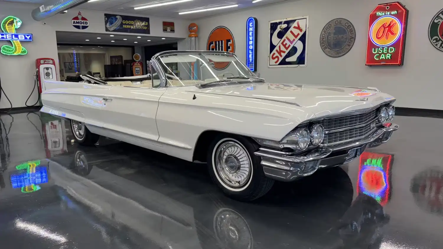 Ivory Icon: The 1962 Cadillac Series 62 Convertible, a Classic Cruiser